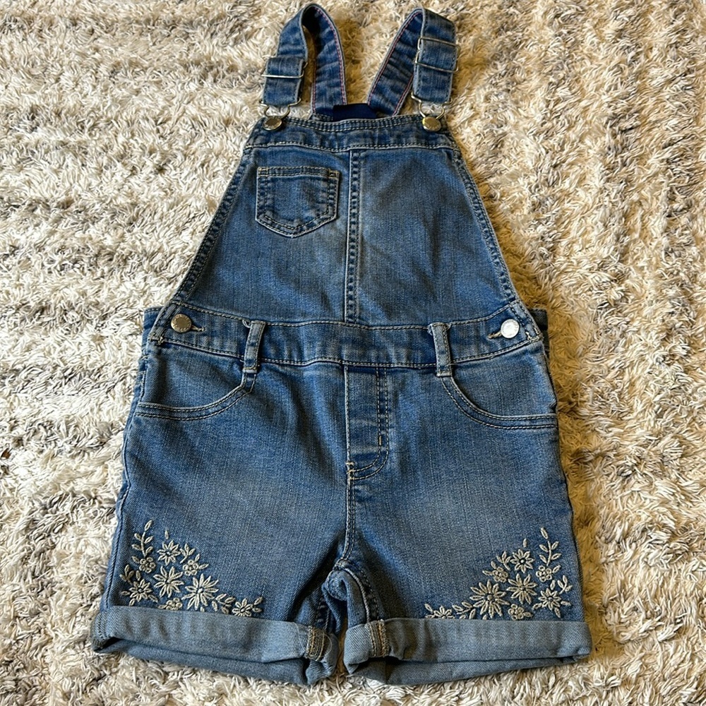 🍄5T Genuine kids from Oshkosh denim with embroidery flowered overalls